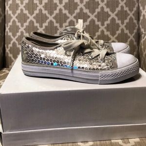 Size 1 girls silver sequins shoe